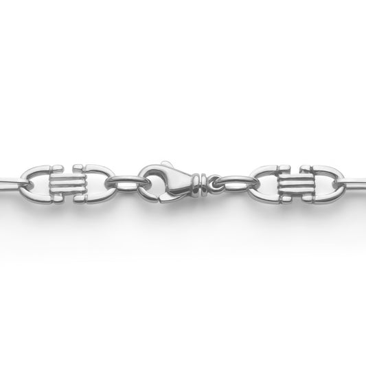 Close-up van karabijnsluiting van 8 mm zilveren ketting, strak afgewerkt met glad oppervlak en een veilige, stevige sluiting.