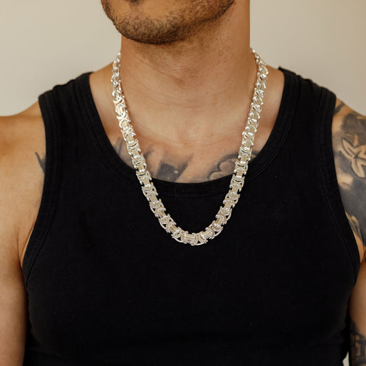 Deze schakelketting is gemaakt van écht 925 zilver in Italië, dé “place to be” voor de beste kwaliteit zilveren schakelkettingen ter wereld.