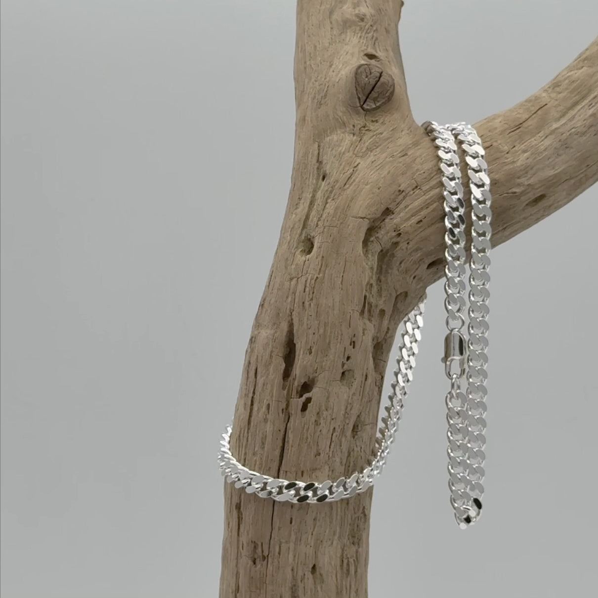 Zilveren gourmetketting 6,5 mm breed - massief 925 zilver, robuust en dicht geschakeld, tweezijdig geslepen met mooie glans en luxe uitstraling.