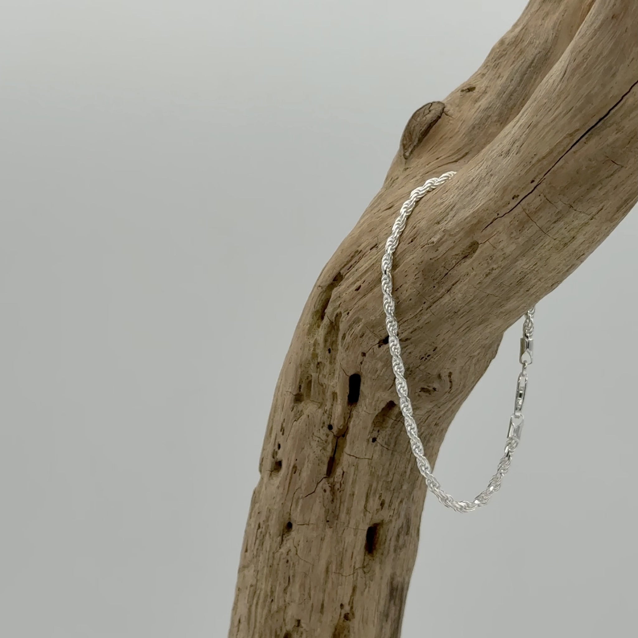 Zilveren koord armband 3 mm van 925 zilver met gedraaide rope schakel, subtiele glans en luxe uitstraling, ontworpen voor zowel dames als heren