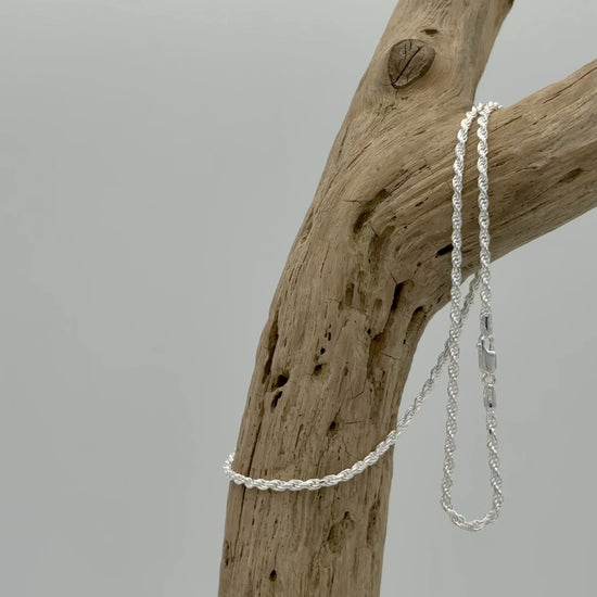 Zilveren koord ketting 3 mm van 925 zilver met gedraaide rope schakel, subtiele glans en luxe uitstraling, ontworpen voor zowel dames als heren