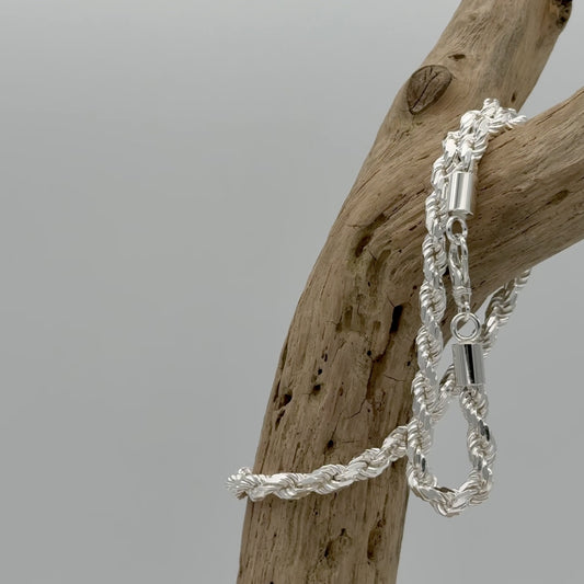 Zware zilveren heren koord ketting, 7 mm breed van massief 925 zilver met grove rope schakel. Opvallende glans met een krachtige uitstraling!