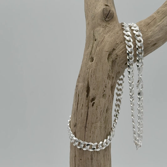 Platte gourmet ketting, 8 mm breed van 925 zilver. Brede schakel met sterke glans en stoere luxe uitstraling, perfect voor een opvallende look.