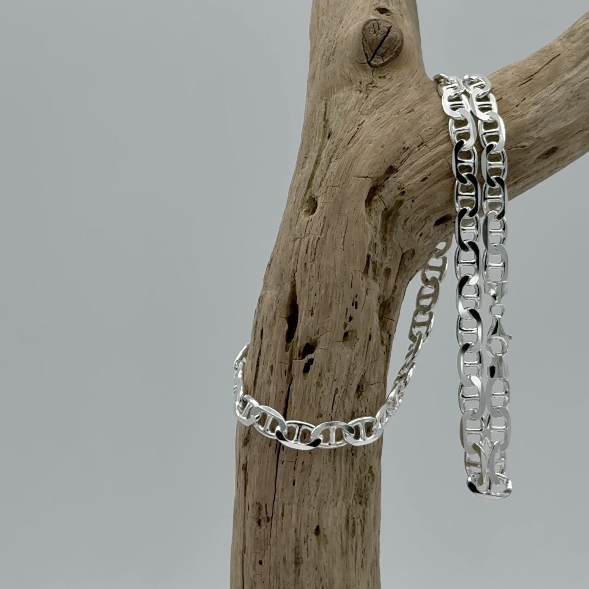Zilveren Gucci ketting, 8 mm breed van 925 zilver. Met strakke schakel, mooie glans en krachtige uitstraling voor een stoere, moderne look.