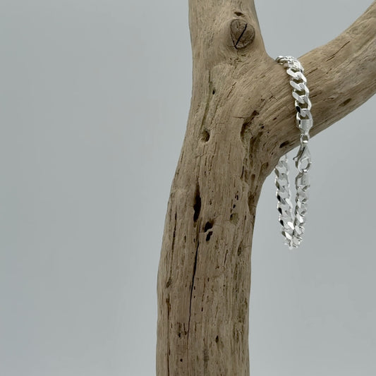 Platte zilveren gourmet armband, 8 mm breed van massief 925 zilver, made in Italy. Brede schakel met sterke glans en stoere luxe uitstraling.